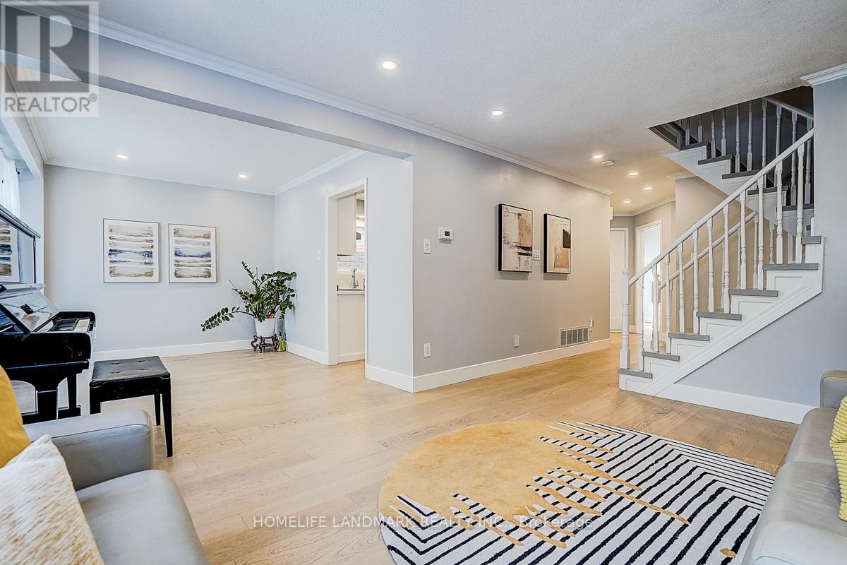 431 Port Royal Trail, Toronto, Ontario  M1V 4R2 - Photo 4 - E13217480