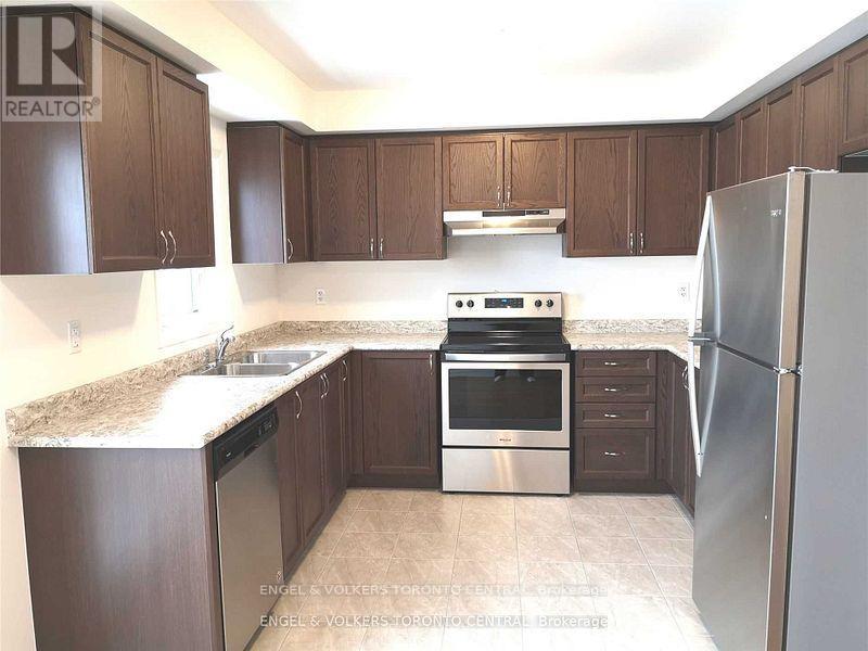 2637 Deputy Minister Path, Oshawa, Ontario  L1L 0M7 - Photo 4 - E13109248