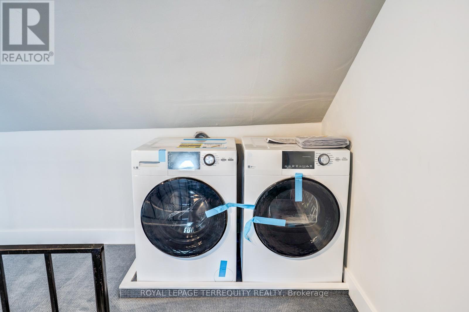 Upper - 743 Gerrard Street E, Toronto, Ontario  M4M 1Y5 - Photo 21 - E12906968