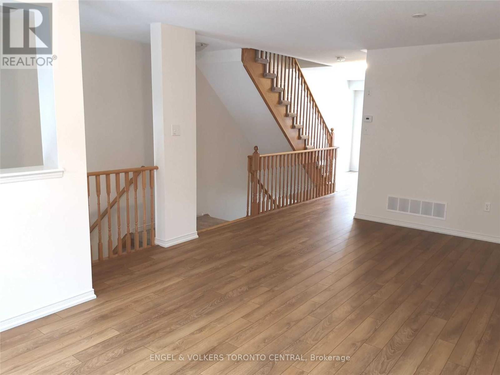 2637 Deputy Minister Path, Oshawa, Ontario  L1L 0M7 - Photo 3 - E13109248