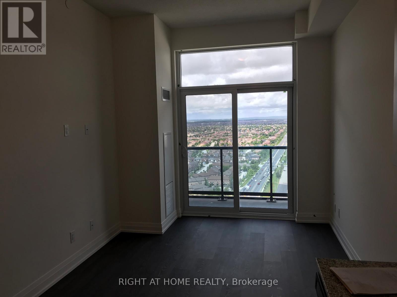 2909 - 3700 Highway 7, Vaughan, Ontario  L4L 1A6 - Photo 3 - N13217482