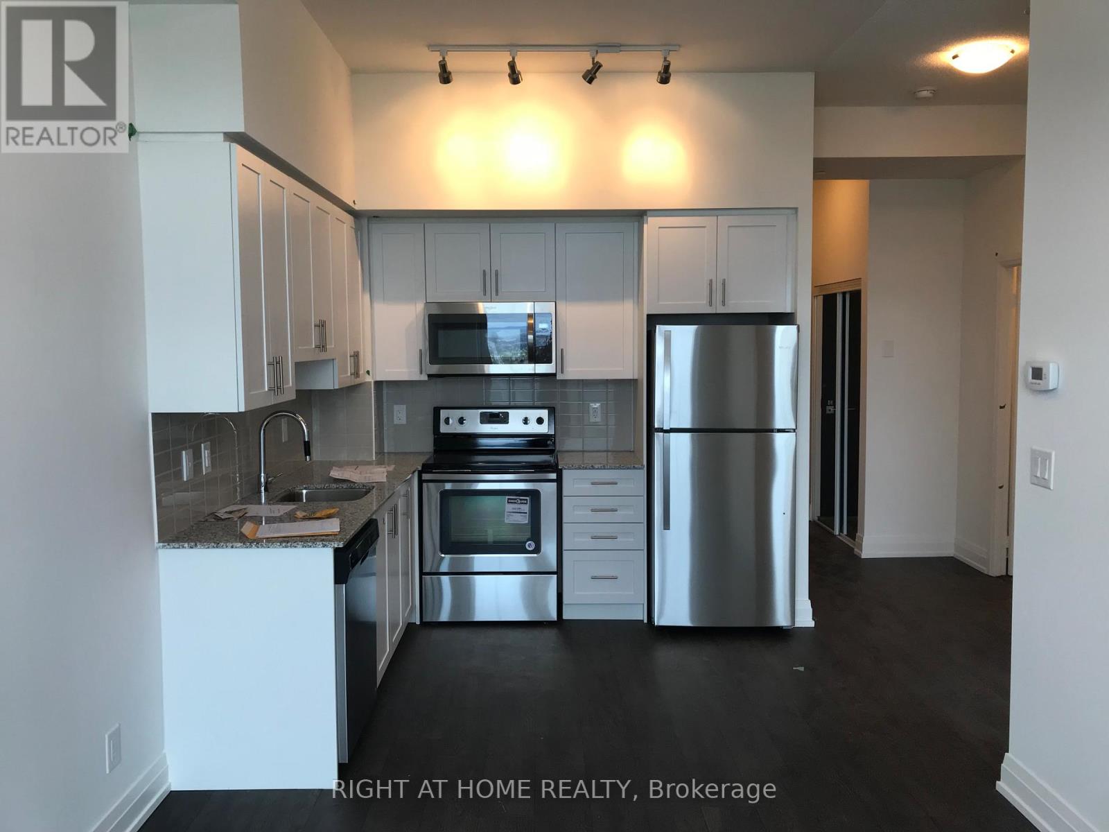 2909 - 3700 Highway 7, Vaughan, Ontario  L4L 1A6 - Photo 4 - N13217482