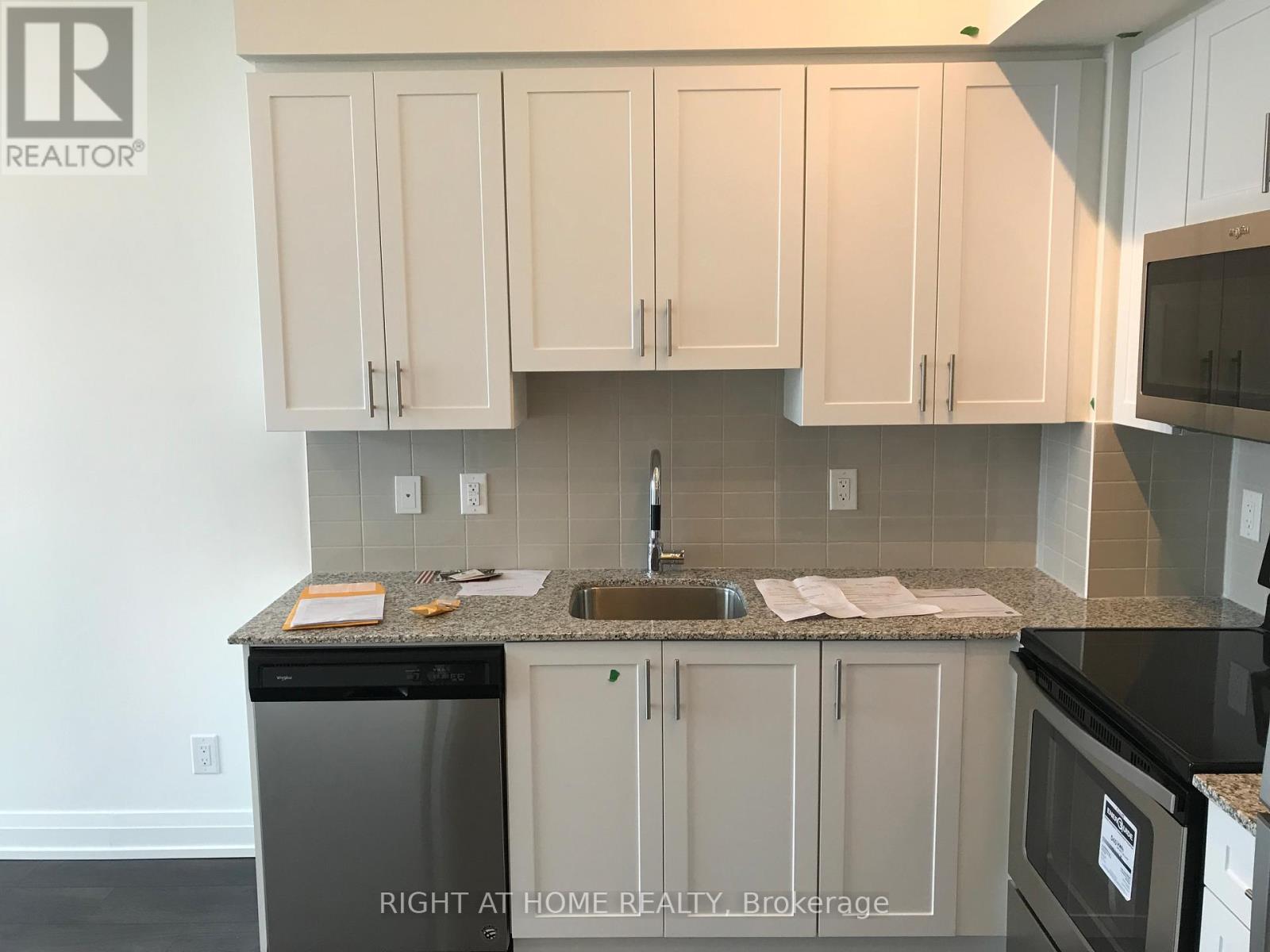 2909 - 3700 Highway 7, Vaughan, Ontario  L4L 1A6 - Photo 5 - N13217482