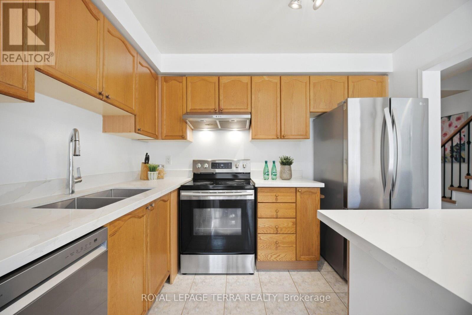 6262 Miriam Way, Mississauga, Ontario  L5N 7V5 - Photo 10 - W13217454