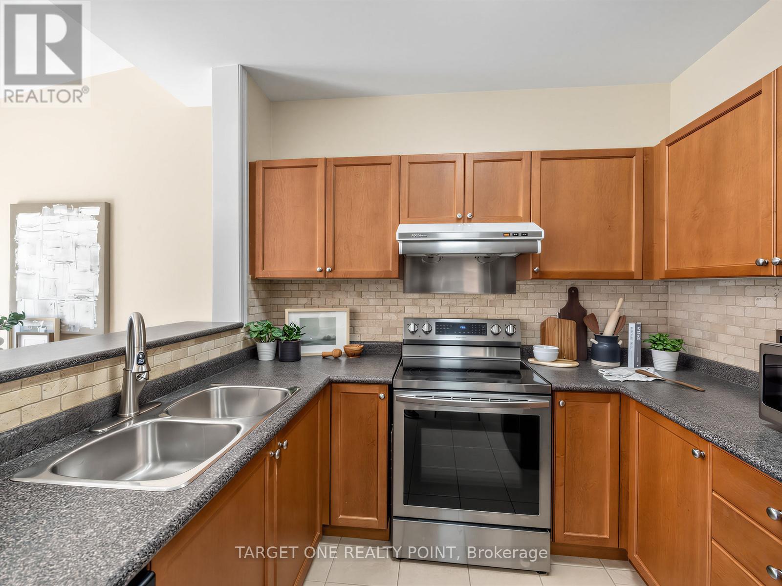 5634 Watersfield Avenue, Mississauga, Ontario  L5M 7G1 - Photo 13 - W13217458