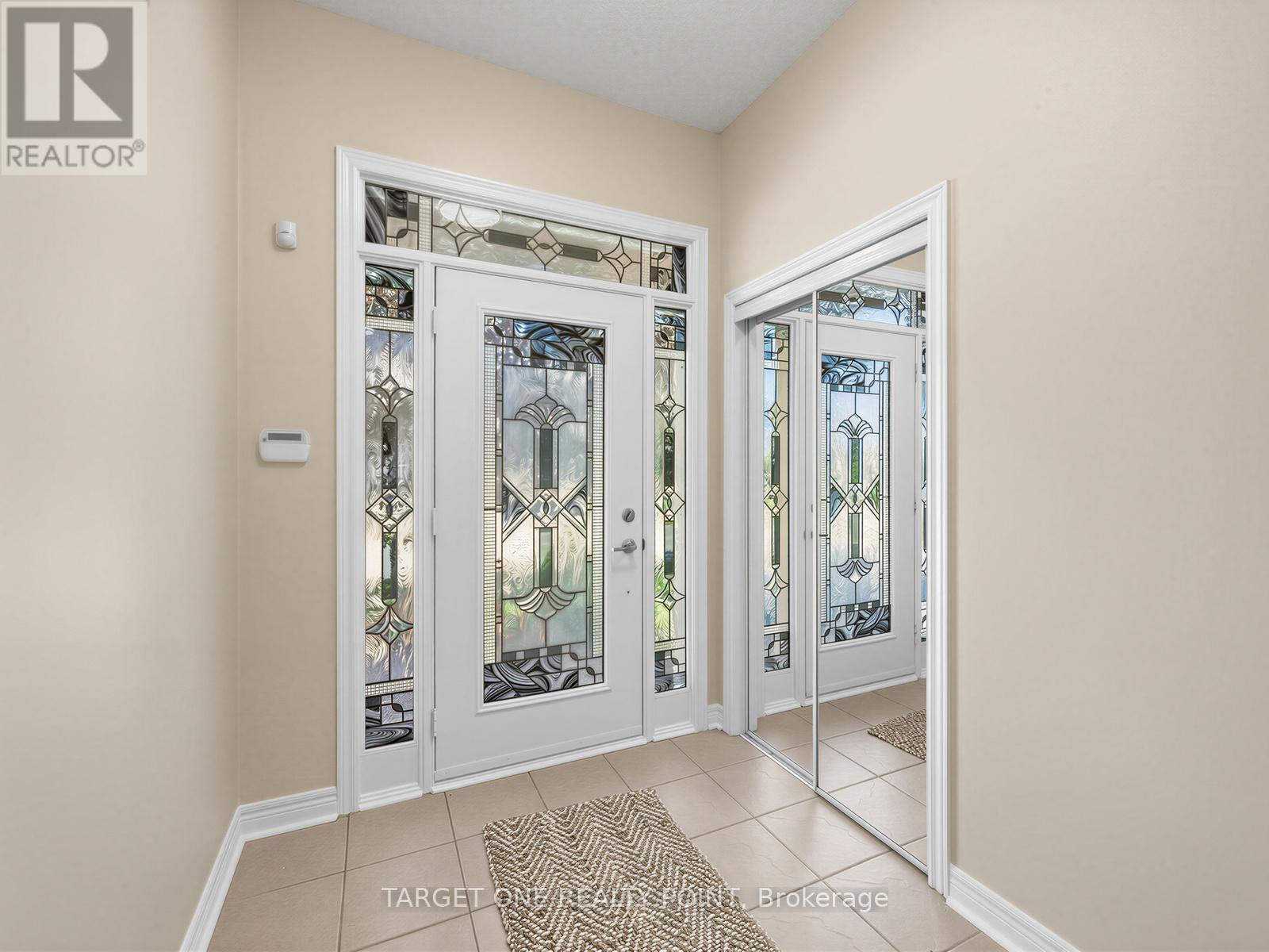 5634 Watersfield Avenue, Mississauga, Ontario  L5M 7G1 - Photo 4 - W13217458