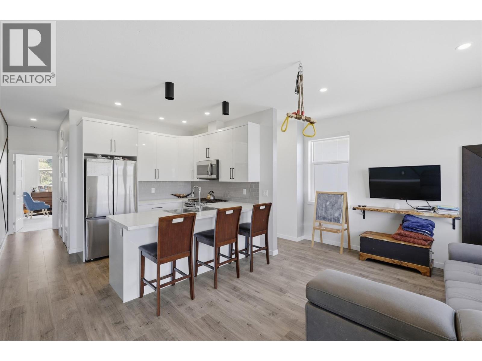 1701 Foxtail Drive Unit# 121, Kamloops, British Columbia  V1S 0B1 - Photo 16 - 10389393