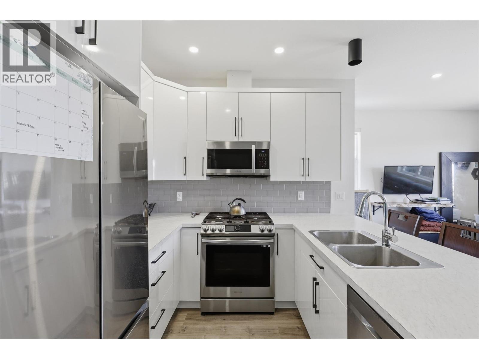 1701 Foxtail Drive Unit# 121, Kamloops, British Columbia  V1S 0B1 - Photo 13 - 10389393