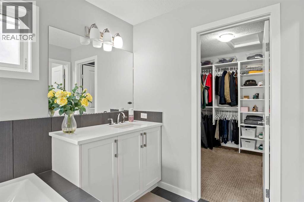 123 Masters Rise Se, Calgary, Alberta  T3M 2L5 - Photo 30 - A2315889