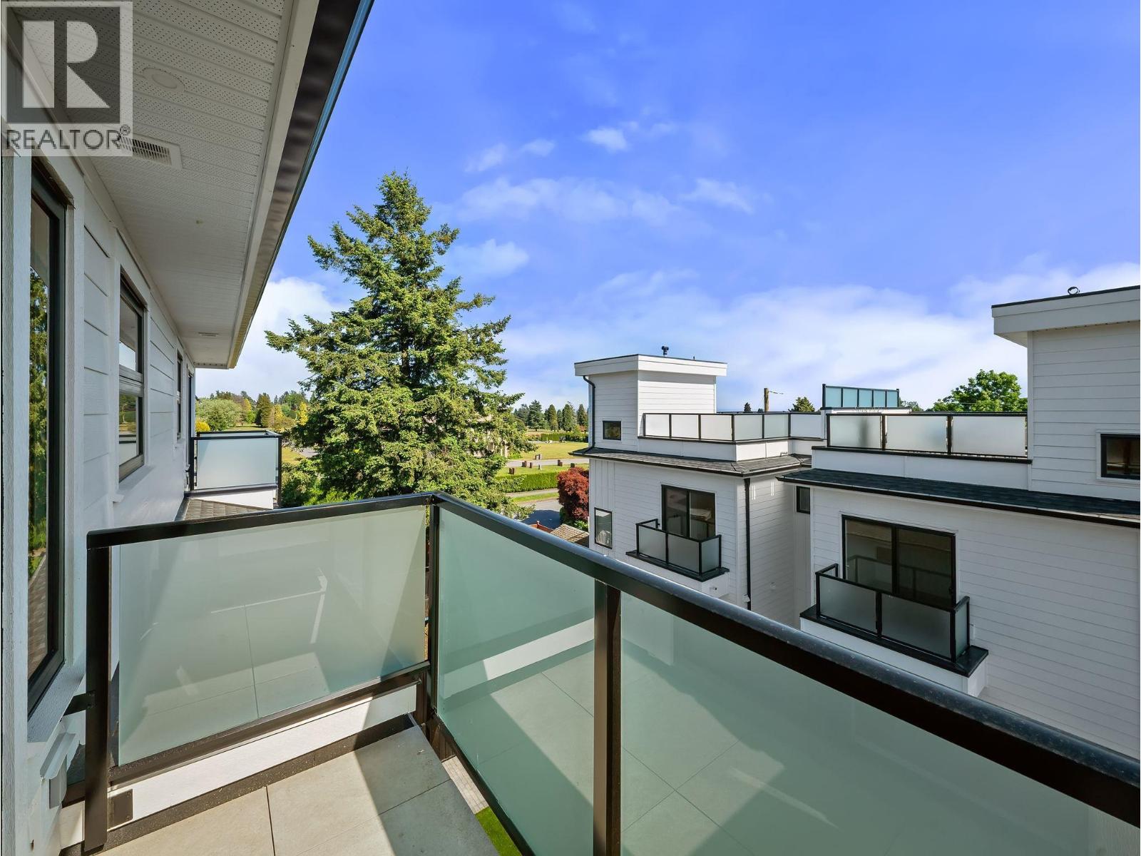 2 3786 Peter Street, Burnaby, British Columbia  V5J 1N4 - Photo 40 - R3129050