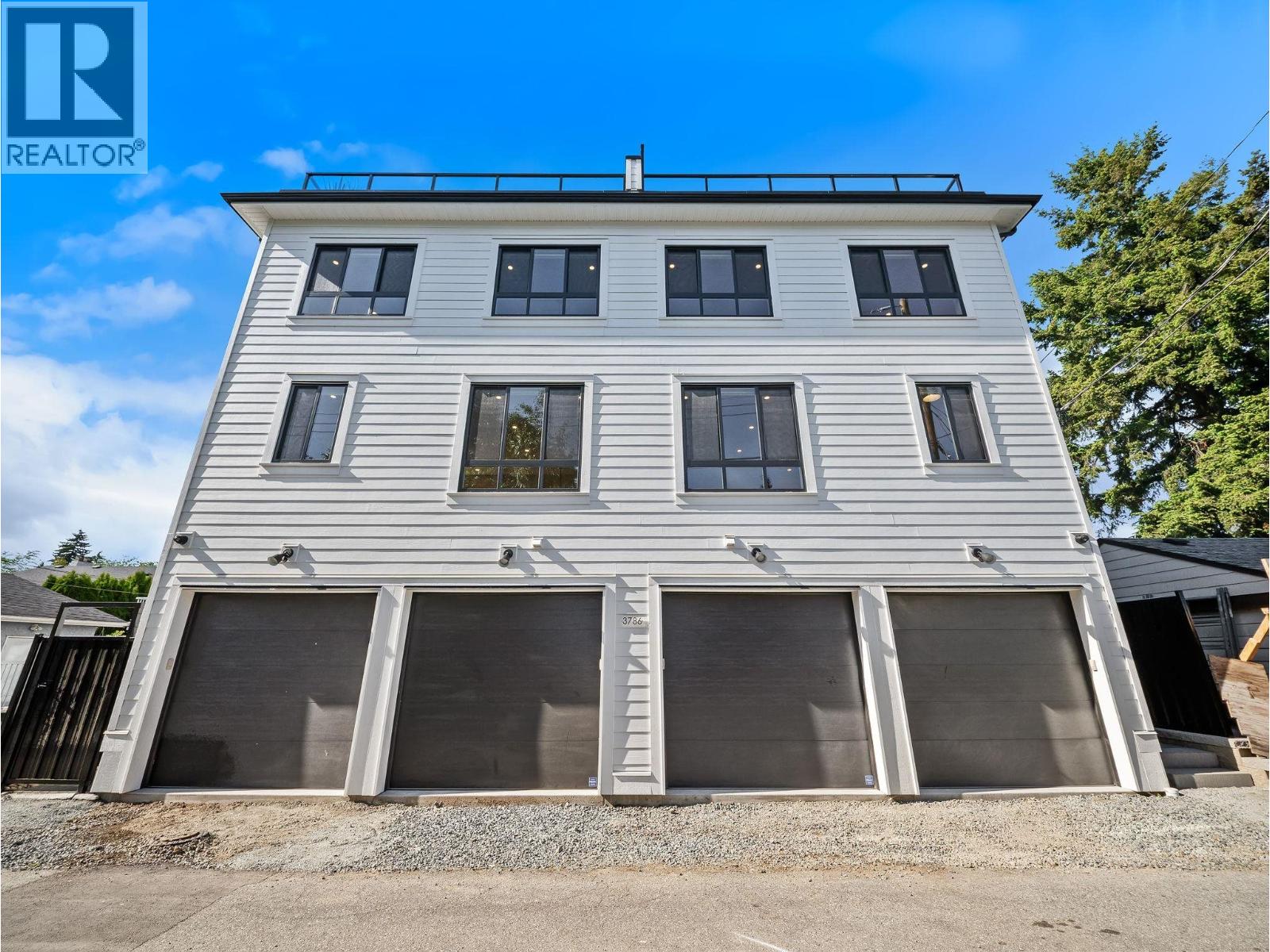 4 3786 Peter Street, Burnaby, British Columbia  V5J 1N4 - Photo 3 - R3129055