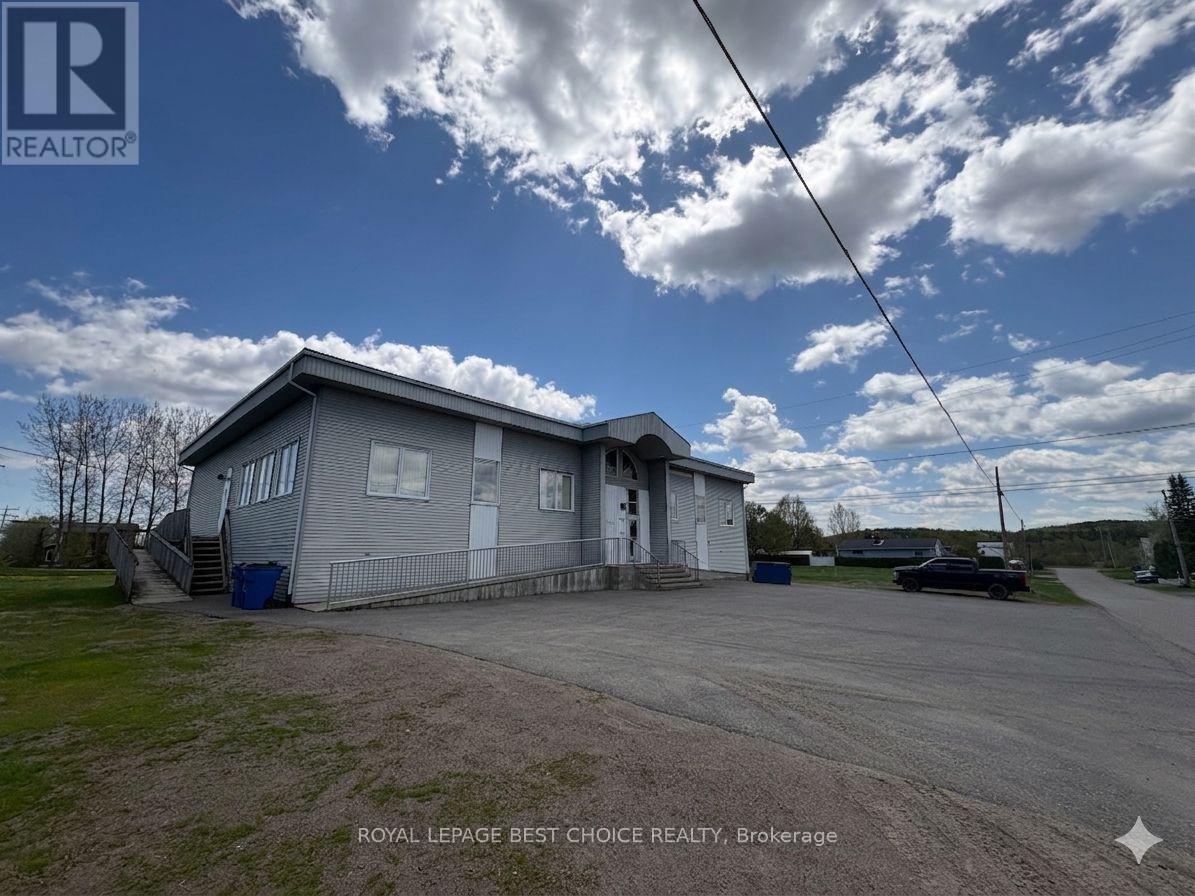 379 Lake View Avenue, Temiskaming Shores, Ontario  P0J 1R0 - Photo 2 - T12911244