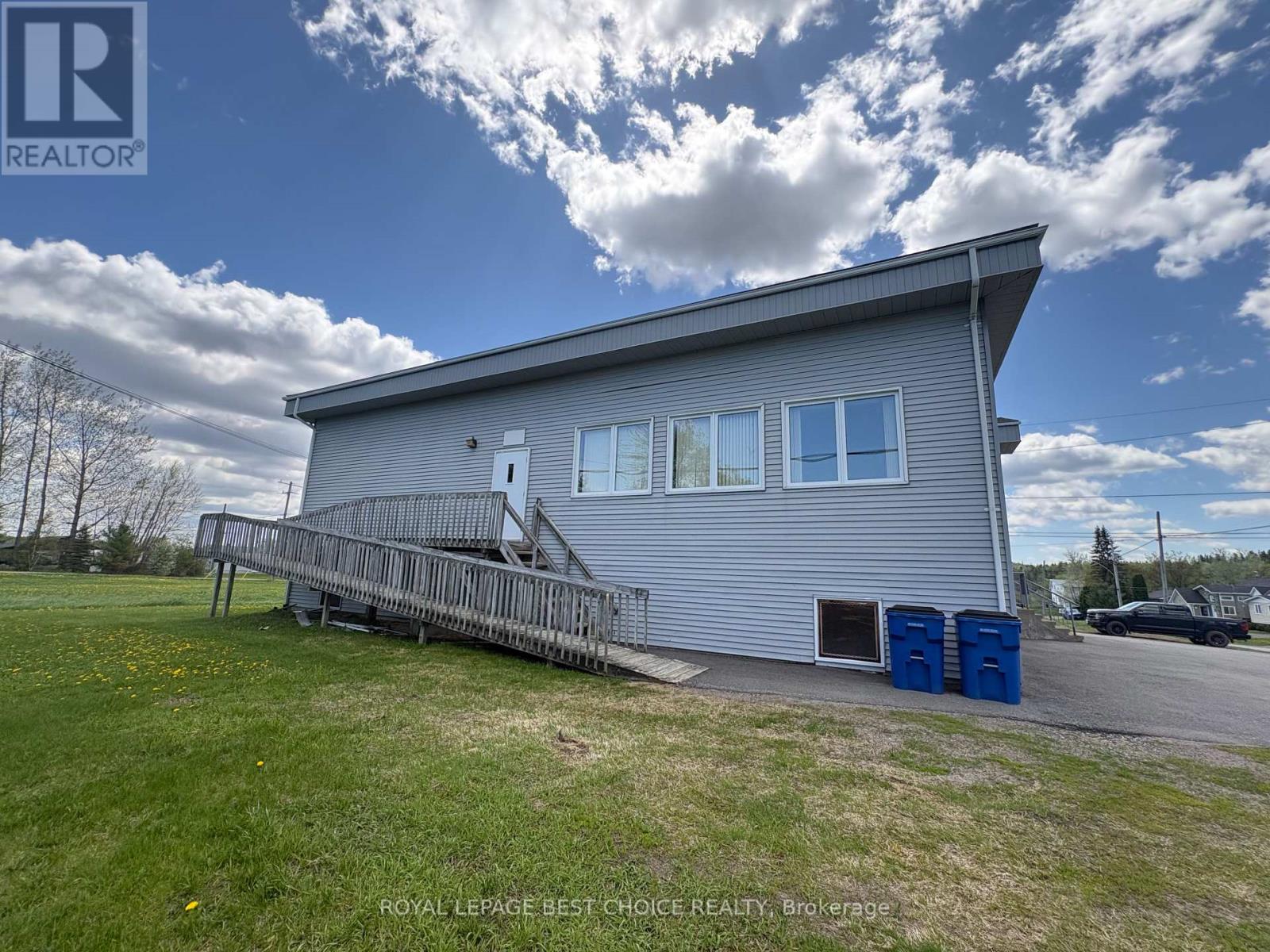 379 Lake View Avenue, Temiskaming Shores, Ontario  P0J 1R0 - Photo 4 - T12911244