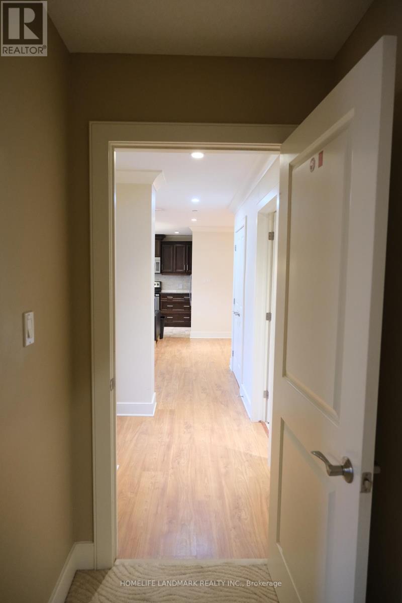 408 - 320 Sugarcreek Trail, London North, Ontario  N6H 0G3 - Photo 7 - X12859422