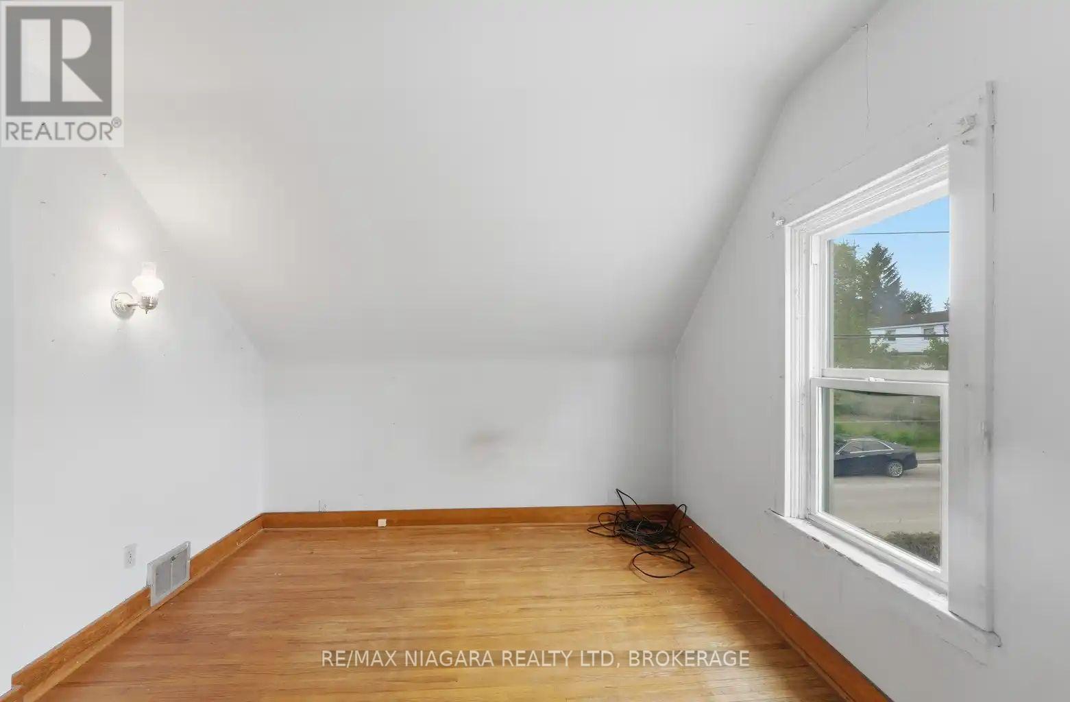 5719 Temperance Avenue E, Niagara Falls, Ontario  L2G 4A6 - Photo 14 - X13217556