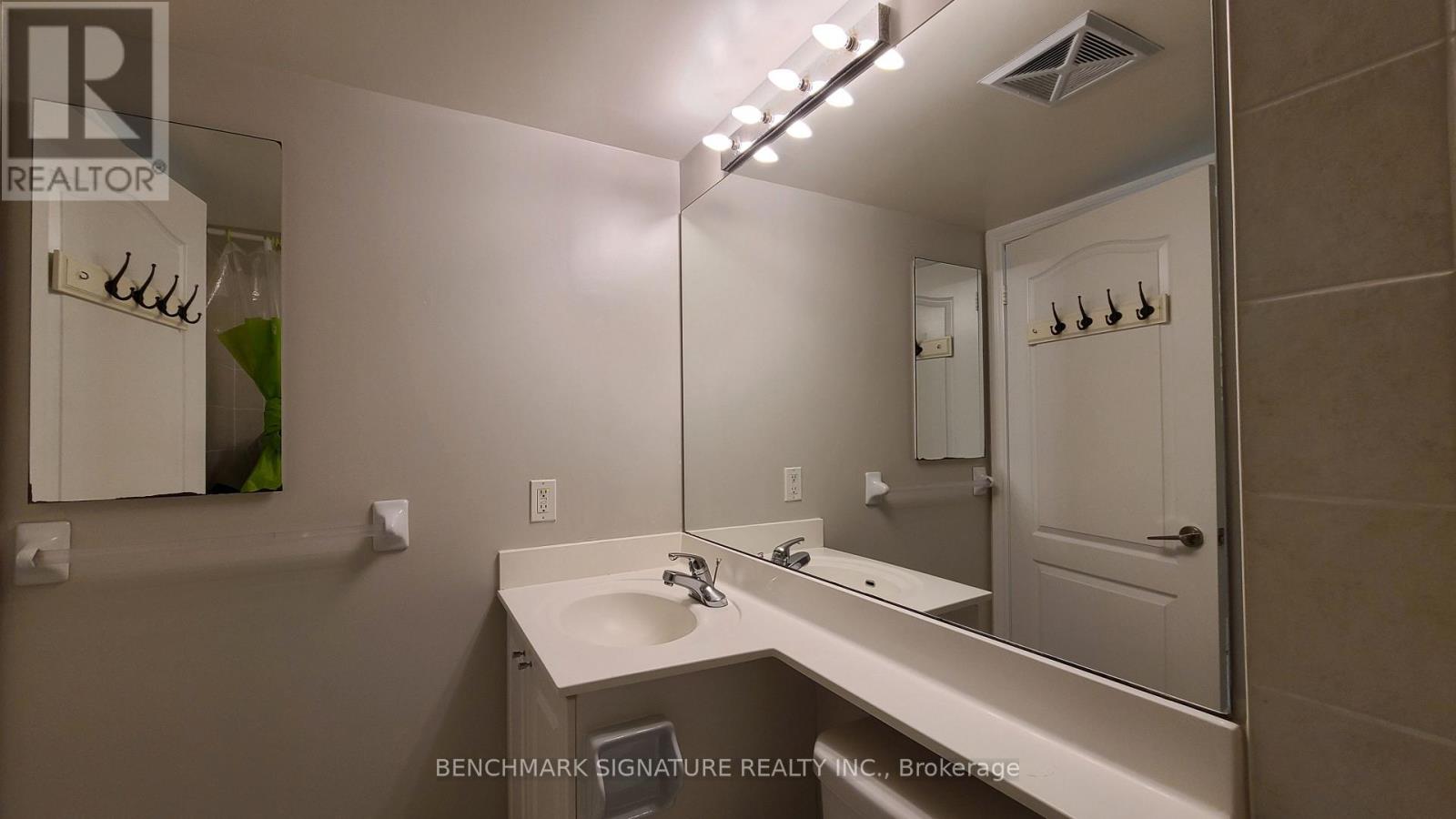 902 - 60 Town Centre Court, Toronto, Ontario  M1P 0B1 - Photo 5 - E13217502