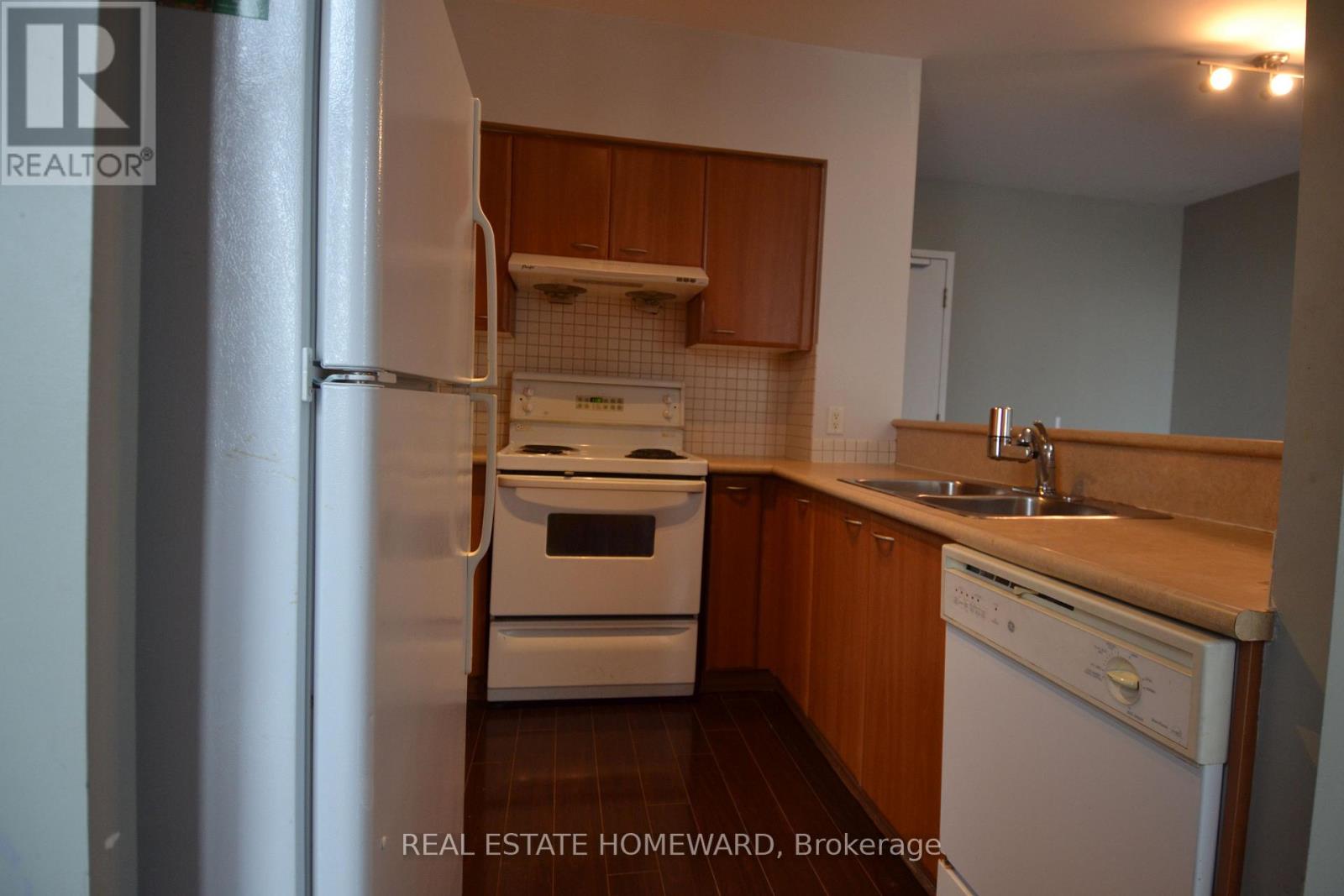126 - 38 Lee Centre Drive, Toronto, Ontario  M1H 3J7 - Photo 2 - E13217514