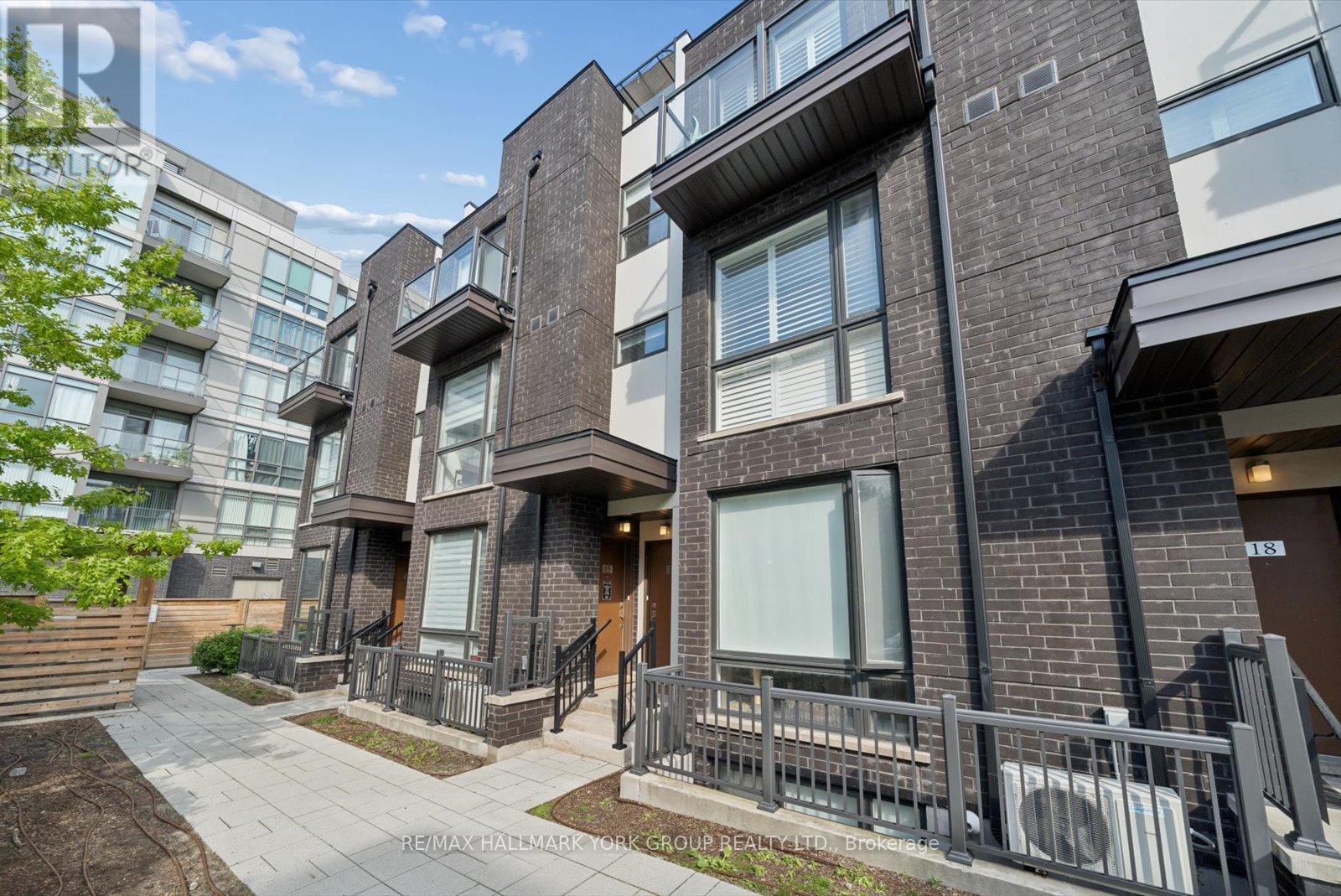 16 - 24 FIELDWAY ROAD, Toronto, Ontario
