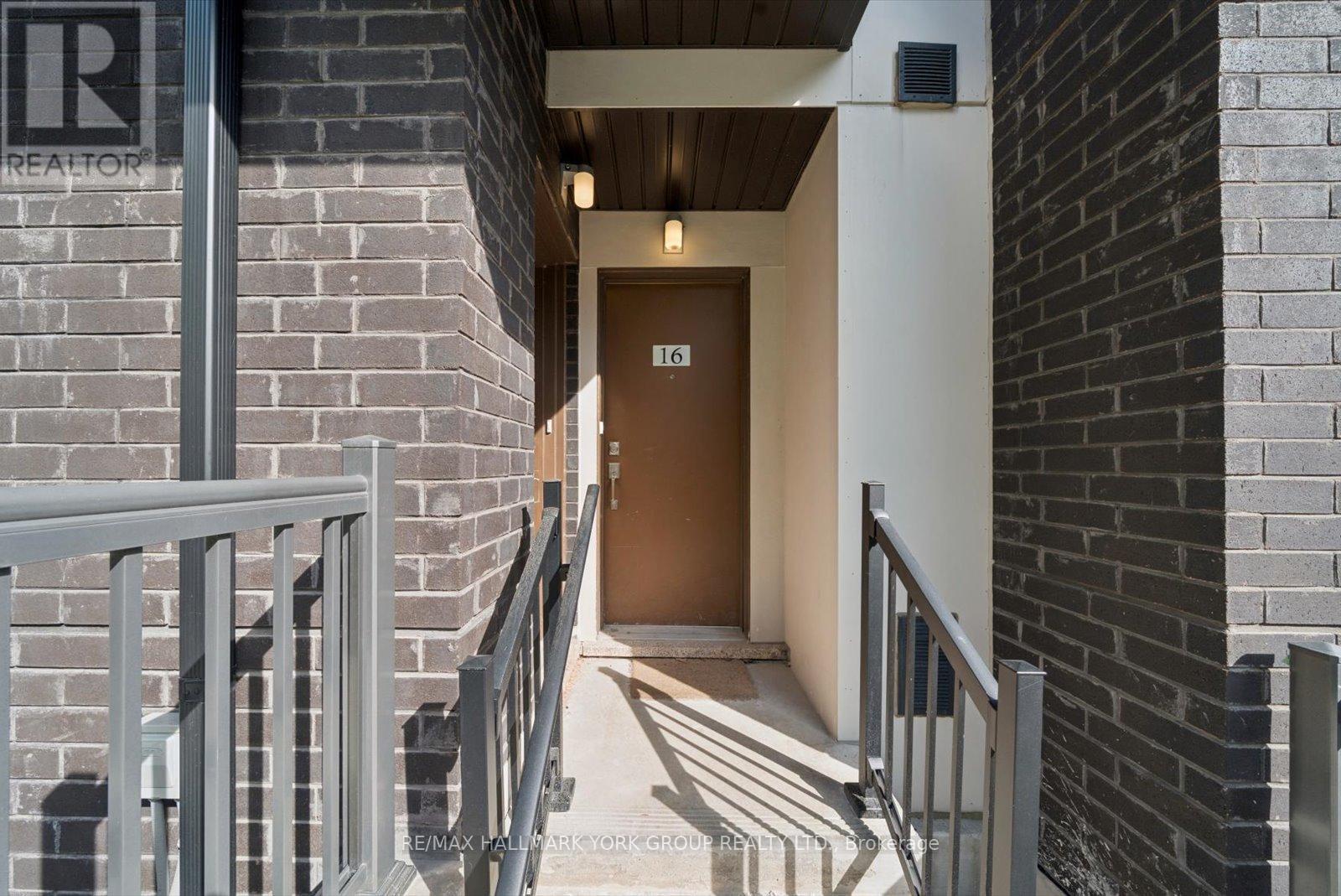16 - 24 Fieldway Road, Toronto, Ontario  M8Z 0E3 - Photo 3 - W13217490