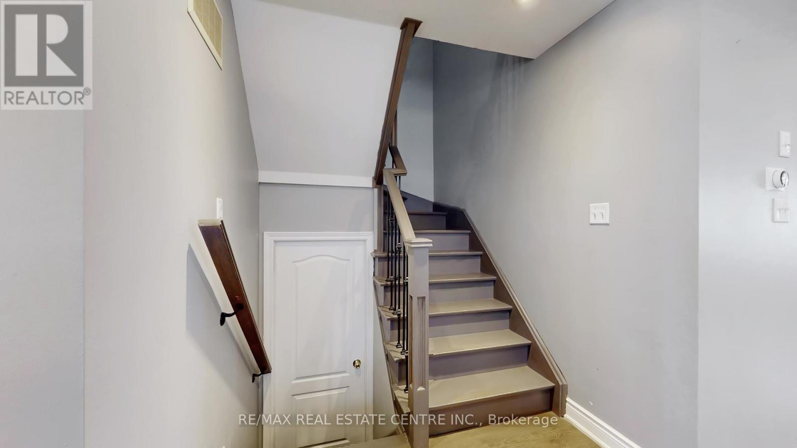 3941 Stardust Drive, Mississauga, Ontario  L5M 8A4 - Photo 24 - W13217518