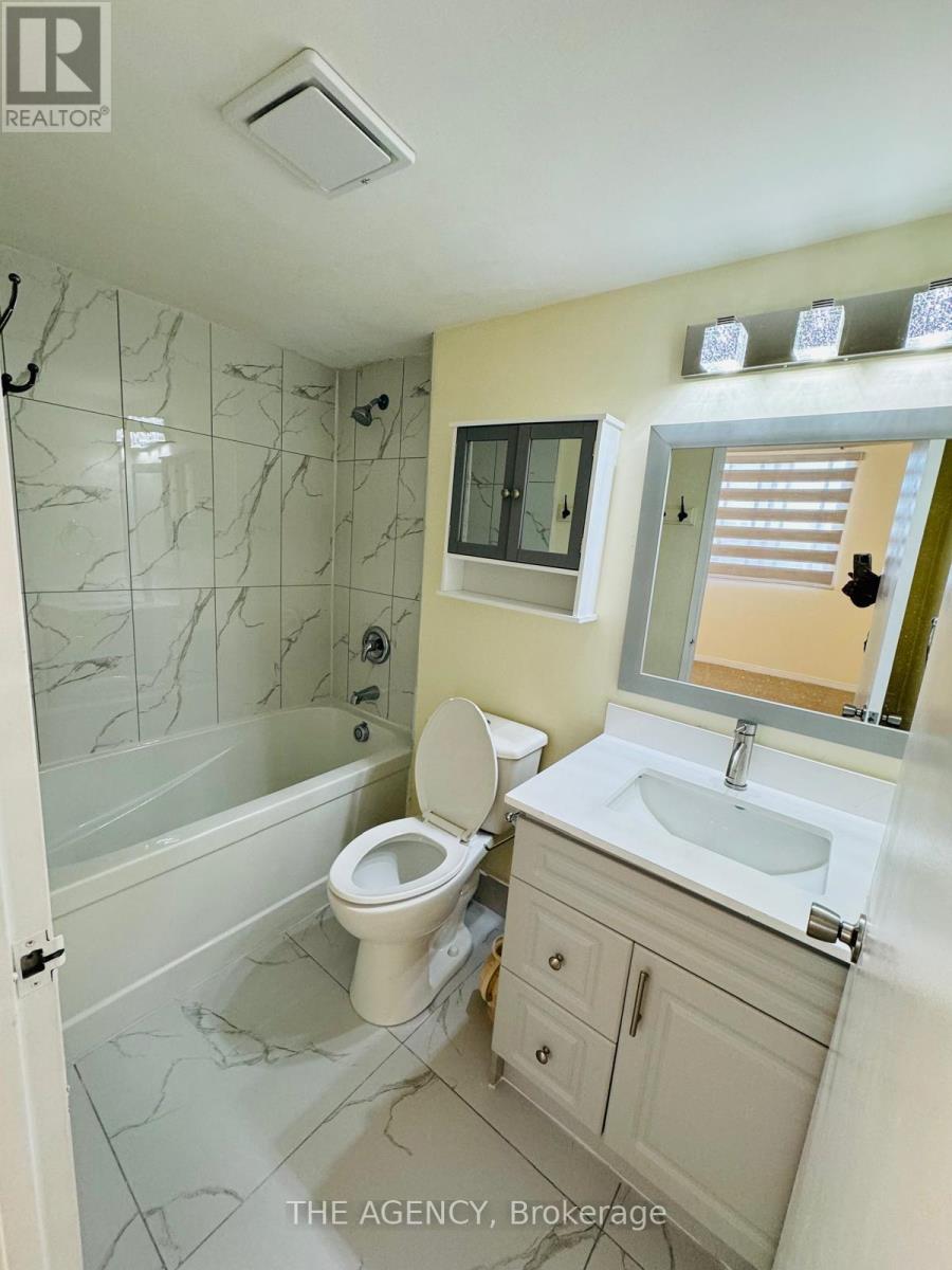 1112 - 145 Hillcrest Avenue, Mississauga, Ontario  L5B 3Z1 - Photo 6 - W13217520