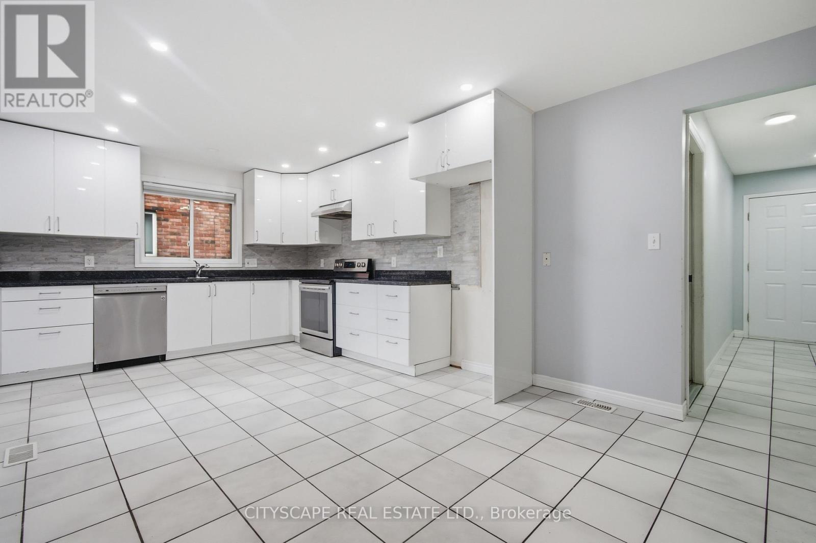 3154 Fazio Drive, Windsor, Ontario  N9E 4G6 - Photo 12 - X13217560