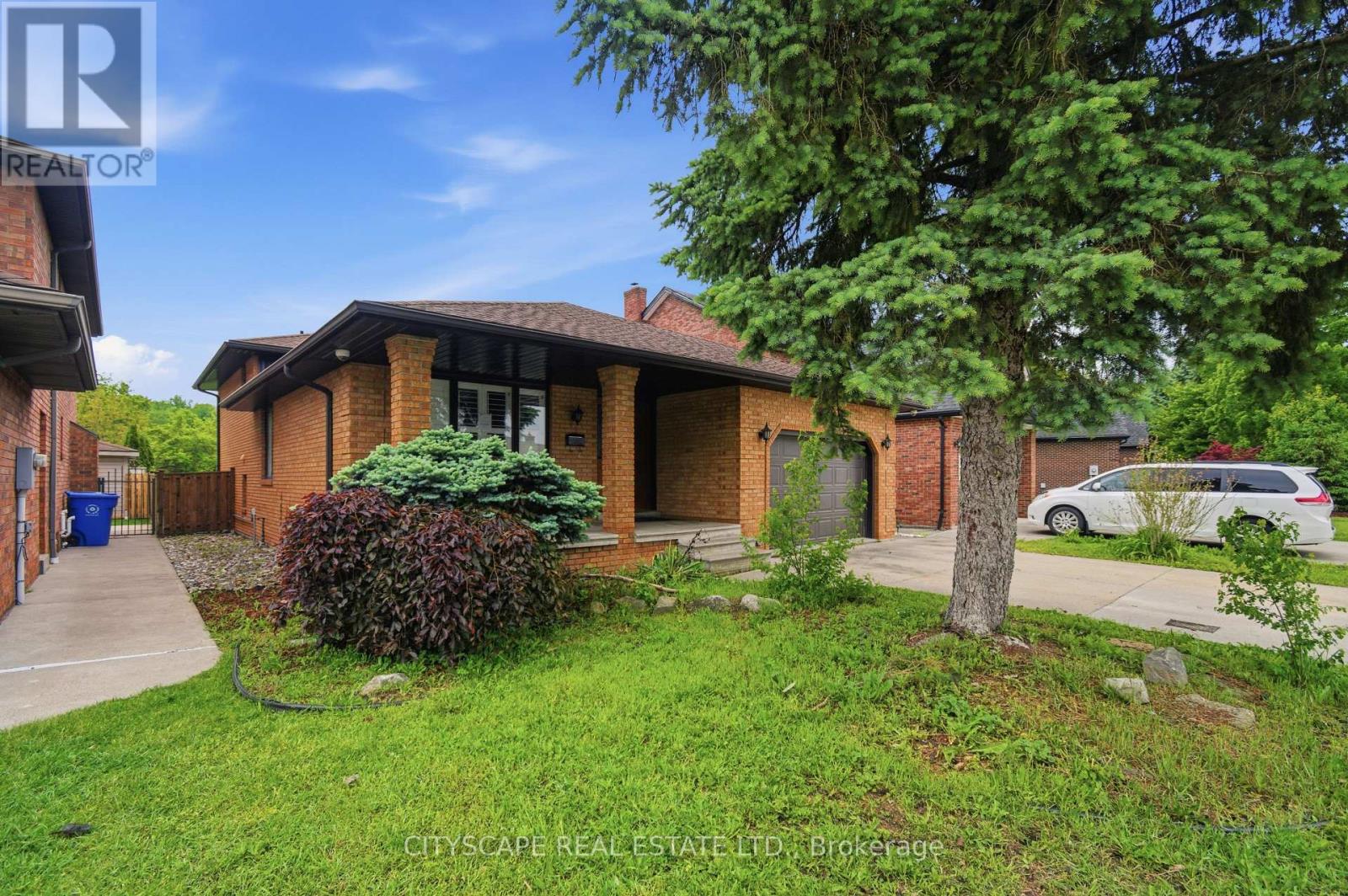 3154 Fazio Drive, Windsor, Ontario  N9E 4G6 - Photo 2 - X13217560