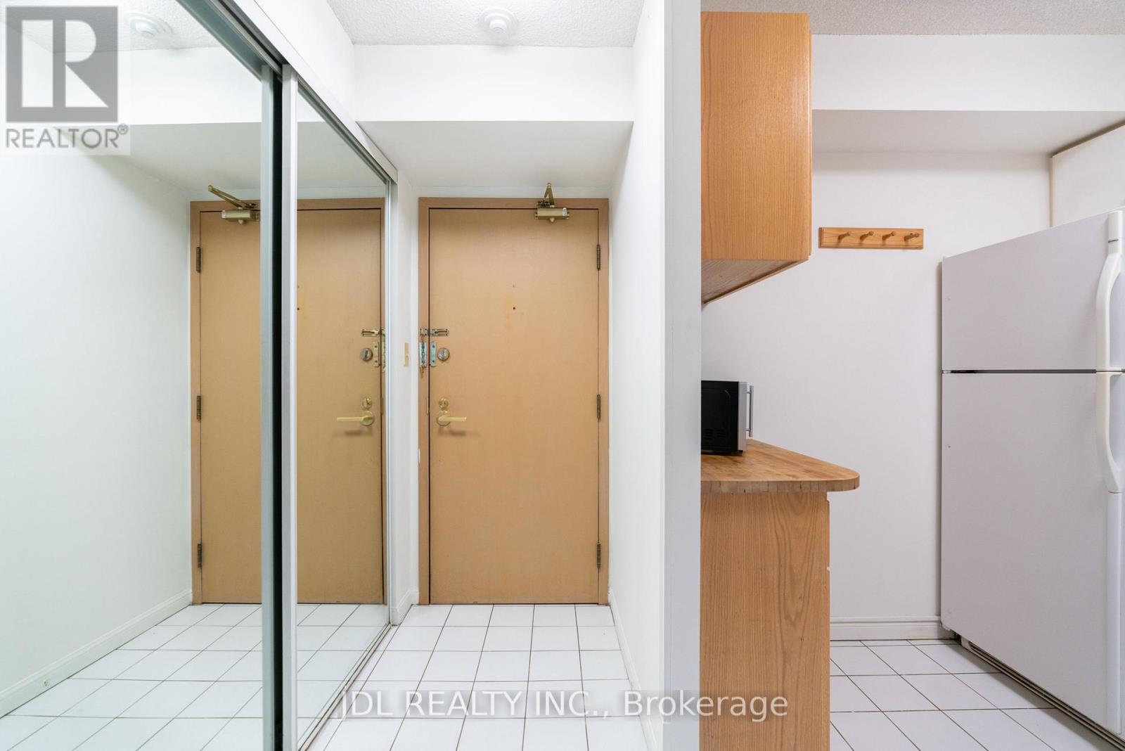 407 - 24 Wellesley Street W, Toronto, Ontario  M4Y 2X6 - Photo 11 - C13217536