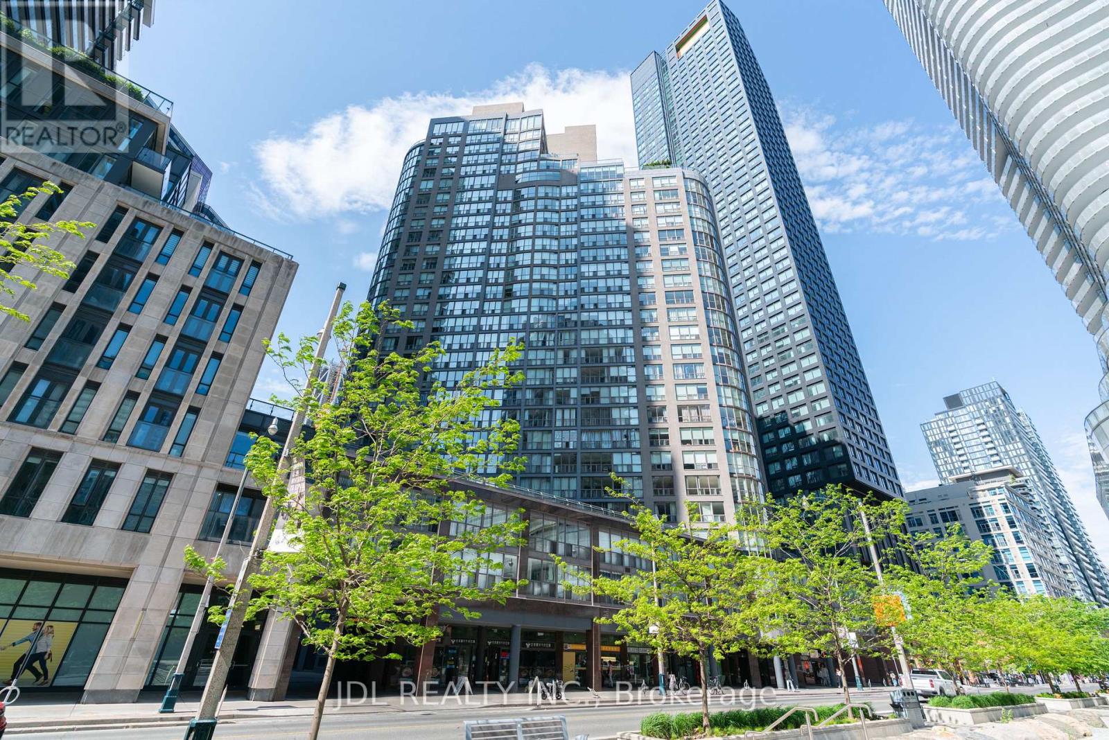 407 - 24 Wellesley Street W, Toronto, Ontario  M4Y 2X6 - Photo 2 - C13217536
