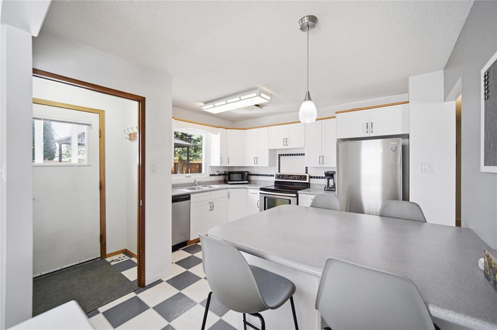 14 Continental Avenue, Winnipeg, Manitoba R2G 2T1 - Photo 7 - 202612122