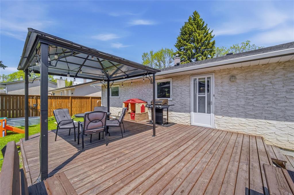 14 Continental Avenue, Winnipeg, Manitoba R2G 2T1 - Photo 29 - 202612122