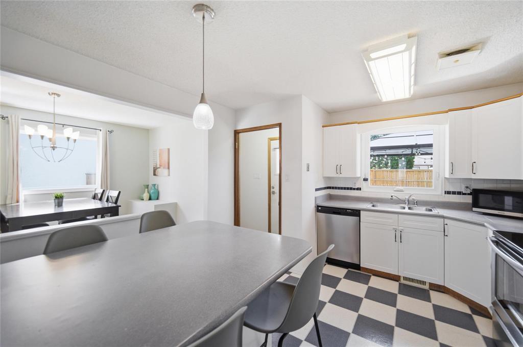 14 Continental Avenue, Winnipeg, Manitoba R2G 2T1 - Photo 11 - 202612122