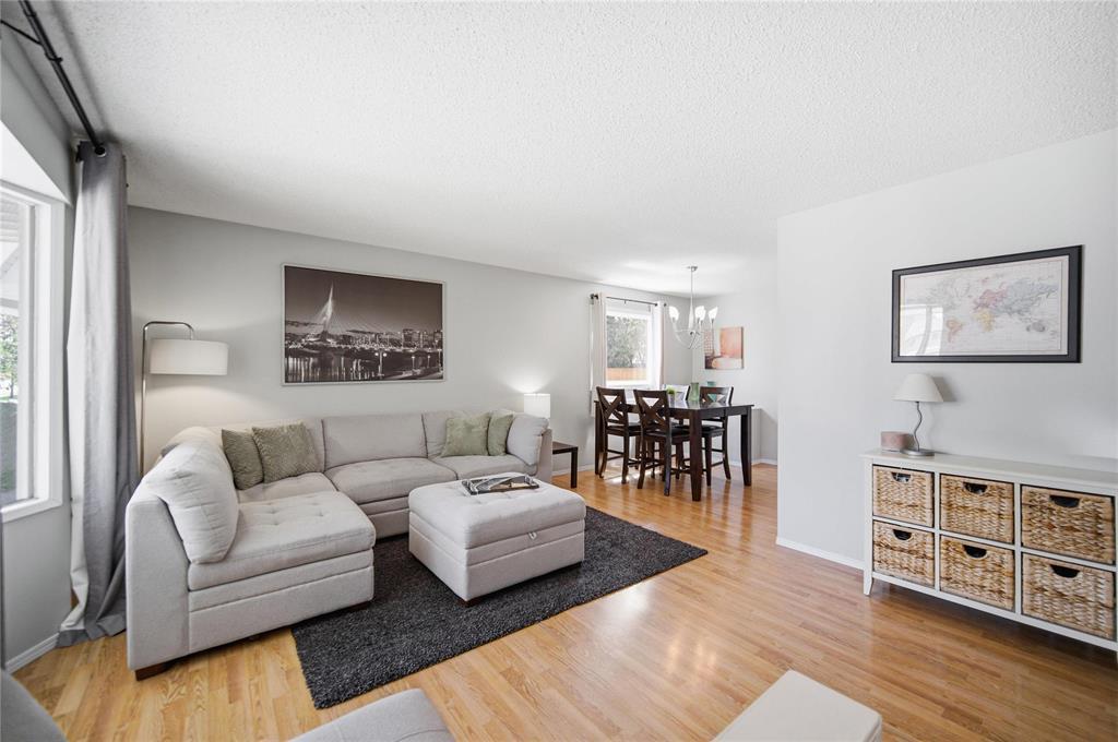 14 Continental Avenue, Winnipeg, Manitoba R2G 2T1 - Photo 3 - 202612122
