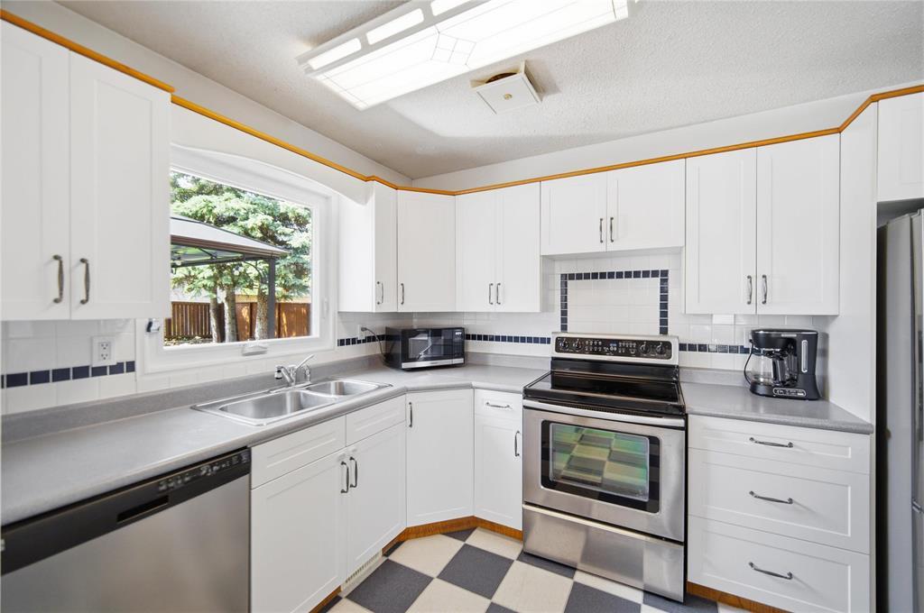 14 Continental Avenue, Winnipeg, Manitoba R2G 2T1 - Photo 8 - 202612122