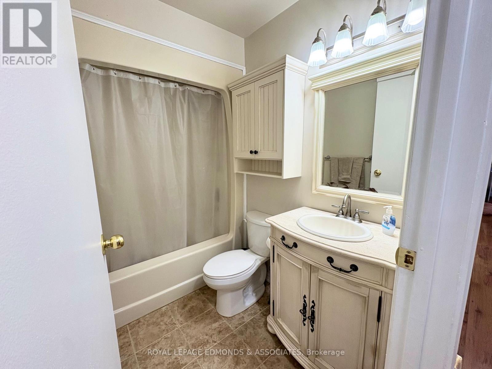 418 Forest Park Road, Laurentian Valley, Ontario  K8A 6W2 - Photo 10 - X12869826