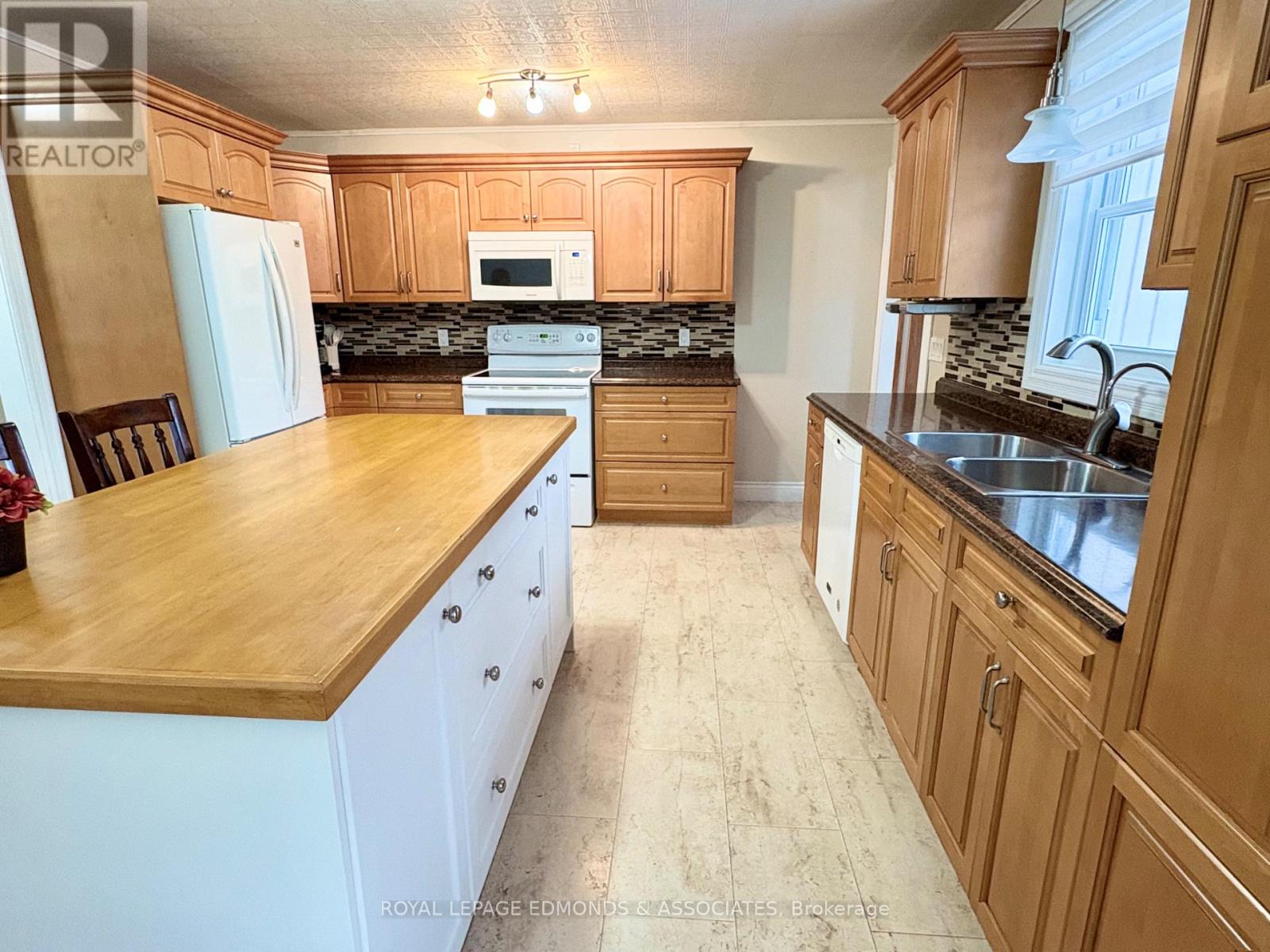 418 Forest Park Road, Laurentian Valley, Ontario  K8A 6W2 - Photo 7 - X12869826