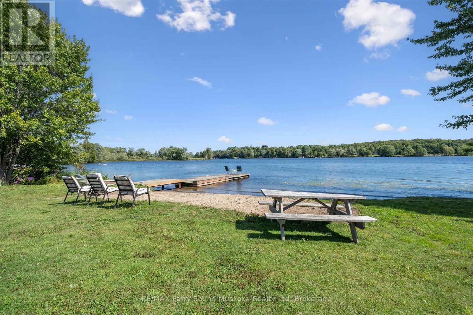 39 HARDIES ROAD, McKellar, Ontario