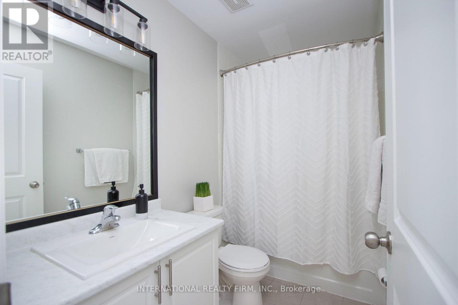 11 Caspian Square, Clarington, Ontario  L1C 7G3 - Photo 30 - E13217566