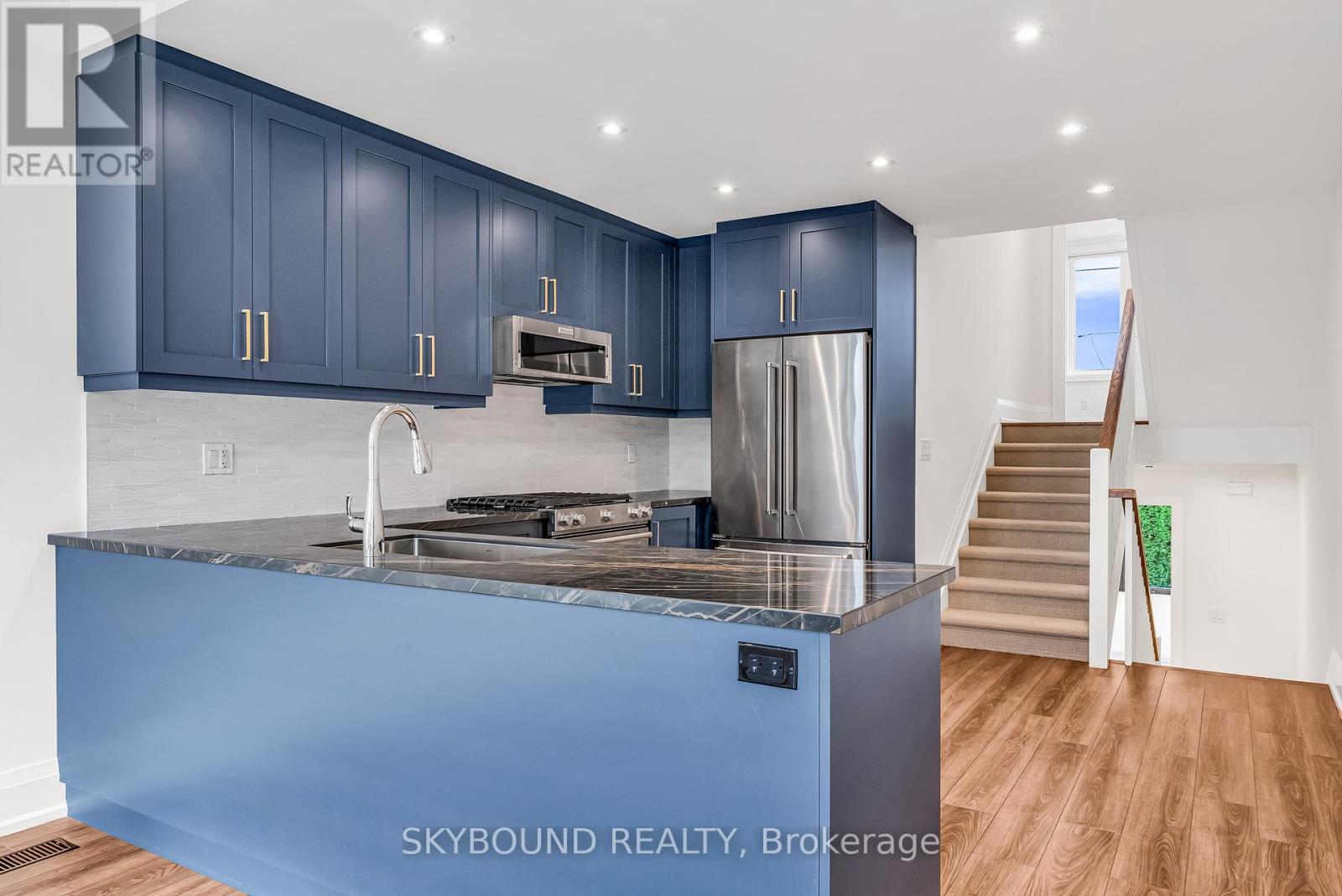 323 Mortimer Avenue, Toronto, Ontario  M4J 2C9 - Photo 10 - E13217568