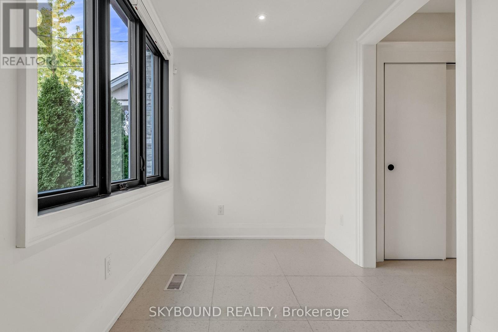 323 Mortimer Avenue, Toronto, Ontario  M4J 2C9 - Photo 3 - E13217568
