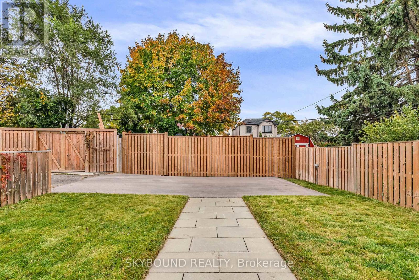 323 Mortimer Avenue, Toronto, Ontario  M4J 2C9 - Photo 38 - E13217568