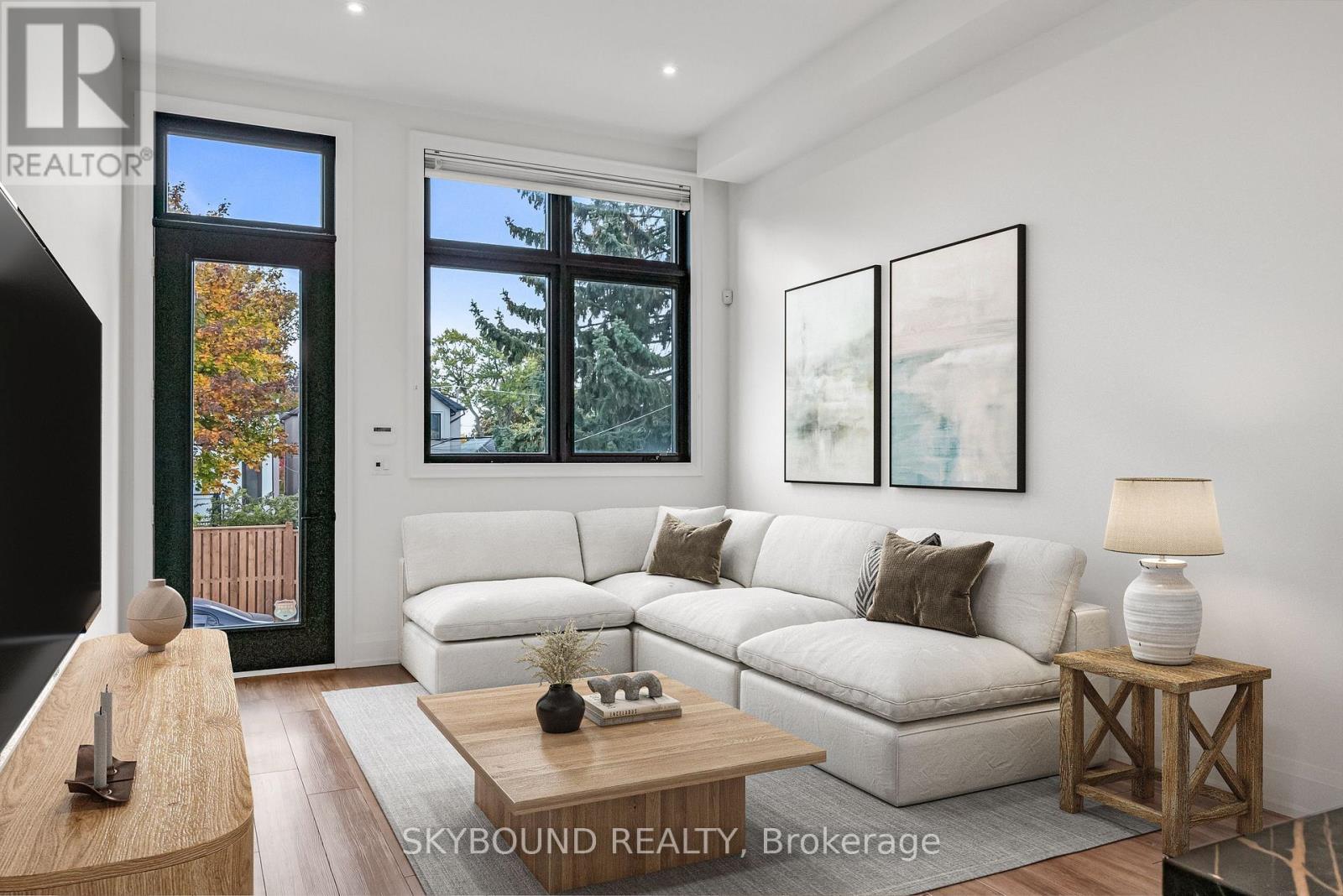 323 Mortimer Avenue, Toronto, Ontario  M4J 2C9 - Photo 5 - E13217568