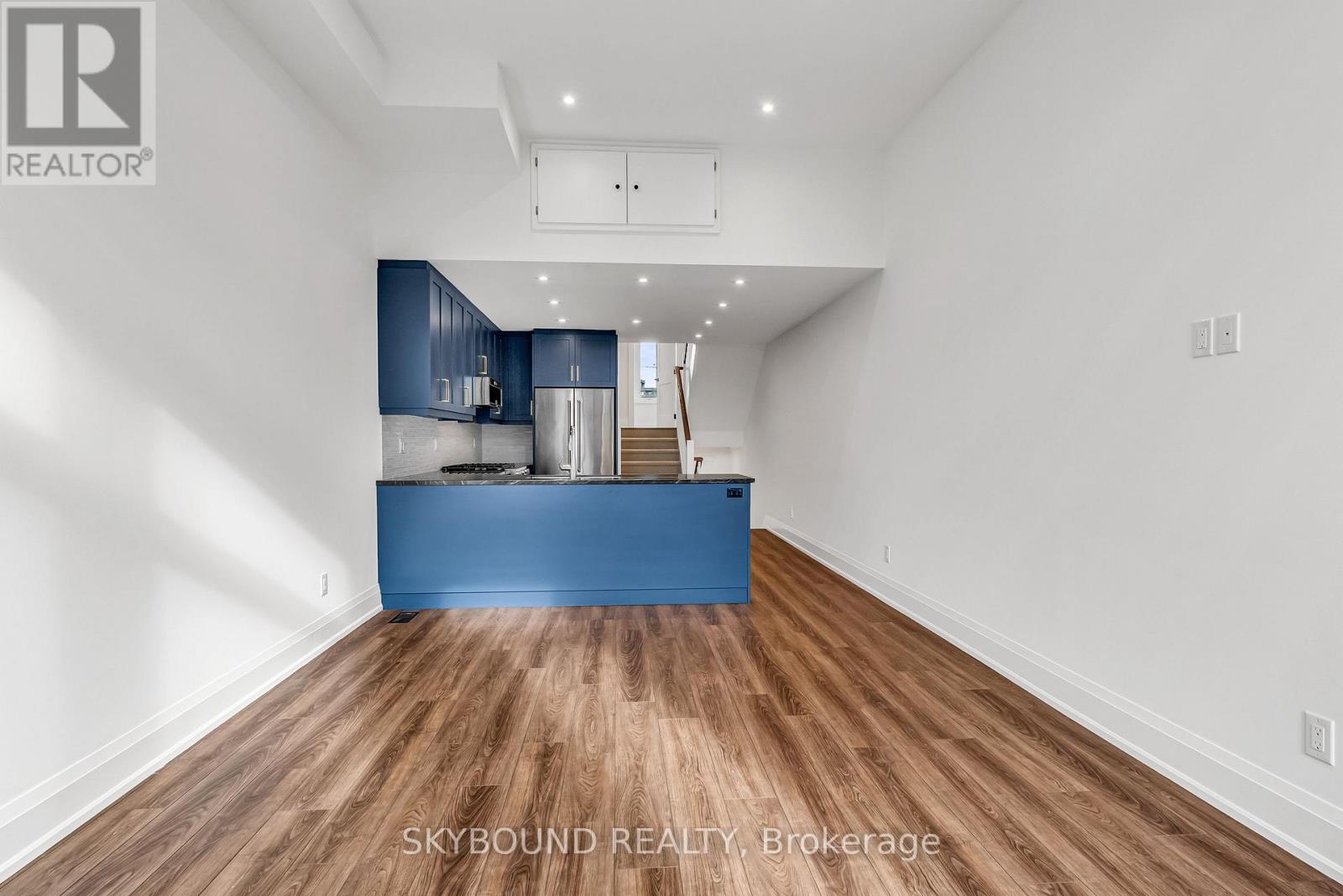 323 Mortimer Avenue, Toronto, Ontario  M4J 2C9 - Photo 8 - E13217568