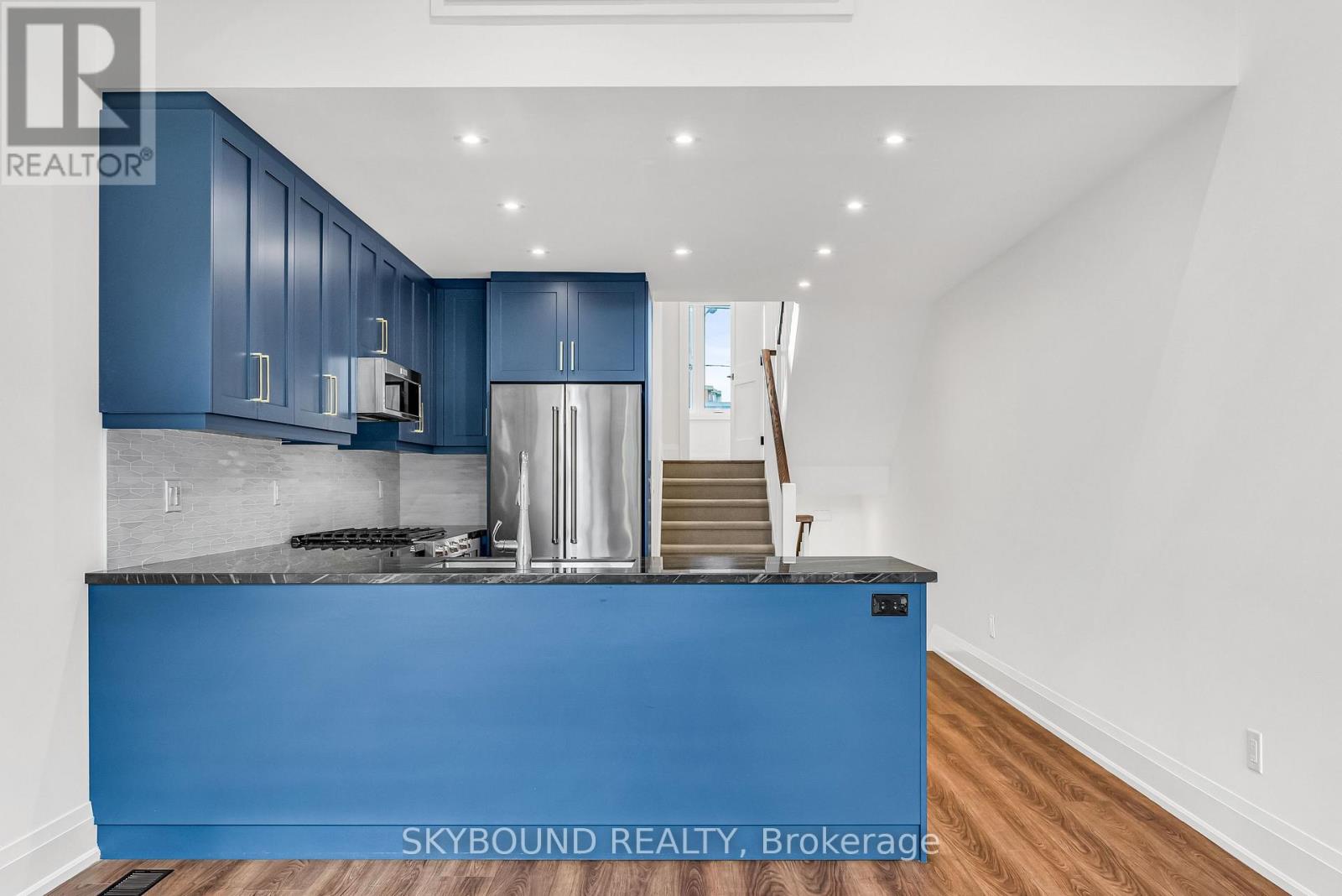 323 Mortimer Avenue, Toronto, Ontario  M4J 2C9 - Photo 9 - E13217568