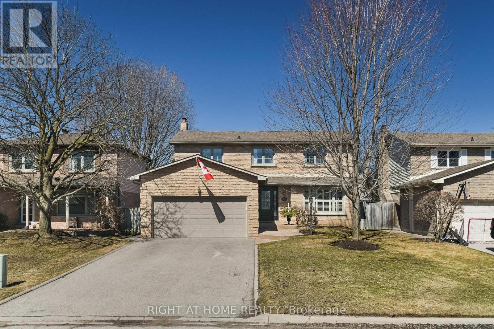 885 DALES AVENUE, Newmarket, Ontario