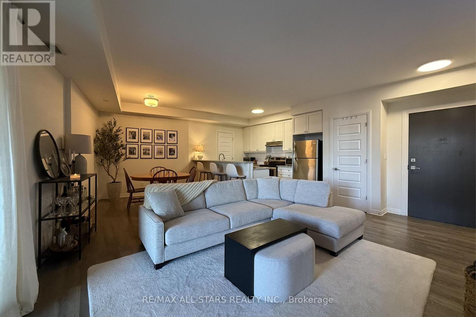 418 - 58 Adam Sellers Street, Markham, Ontario  L6B 1P5 - Photo 1 - N13217578