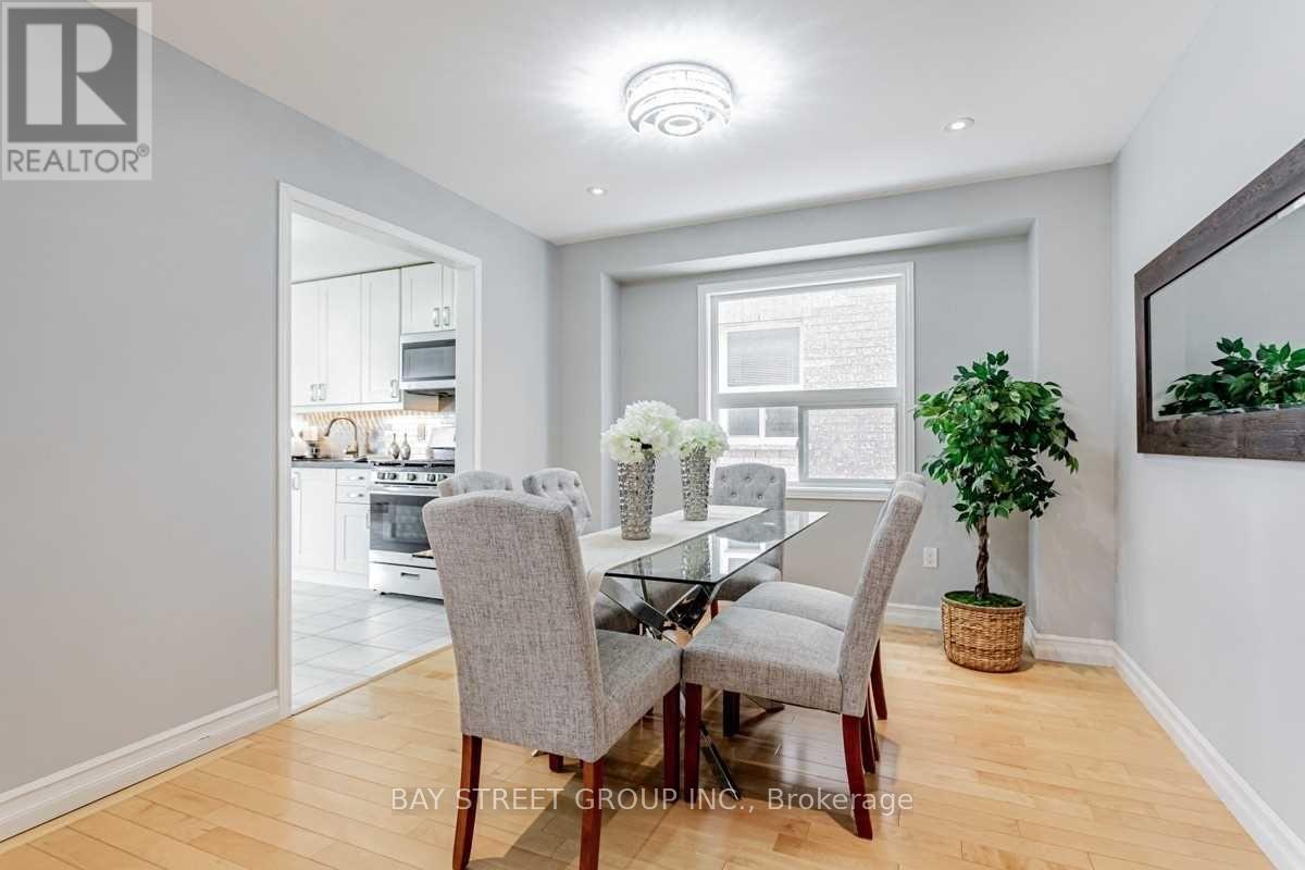 30 Delattaye Avenue, Aurora, Ontario  L4G 7T8 - Photo 14 - N13217586