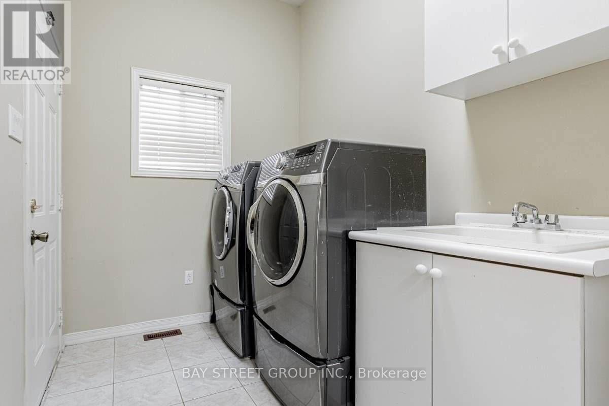 30 Delattaye Avenue, Aurora, Ontario  L4G 7T8 - Photo 16 - N13217586