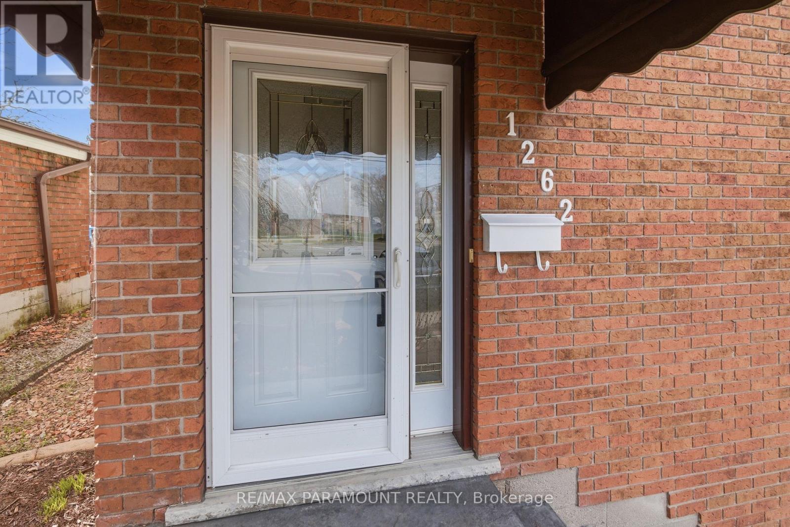 1262 Upper Gage Avenue, Hamilton, Ontario  L8W 1E4 - Photo 3 - X13217580