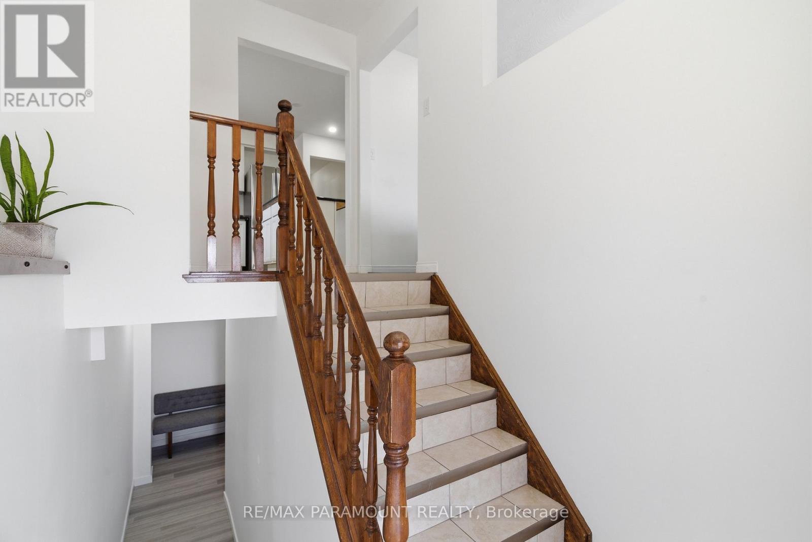 1262 Upper Gage Avenue, Hamilton, Ontario  L8W 1E4 - Photo 4 - X13217580